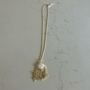 Kendra Scott pendant necklace
